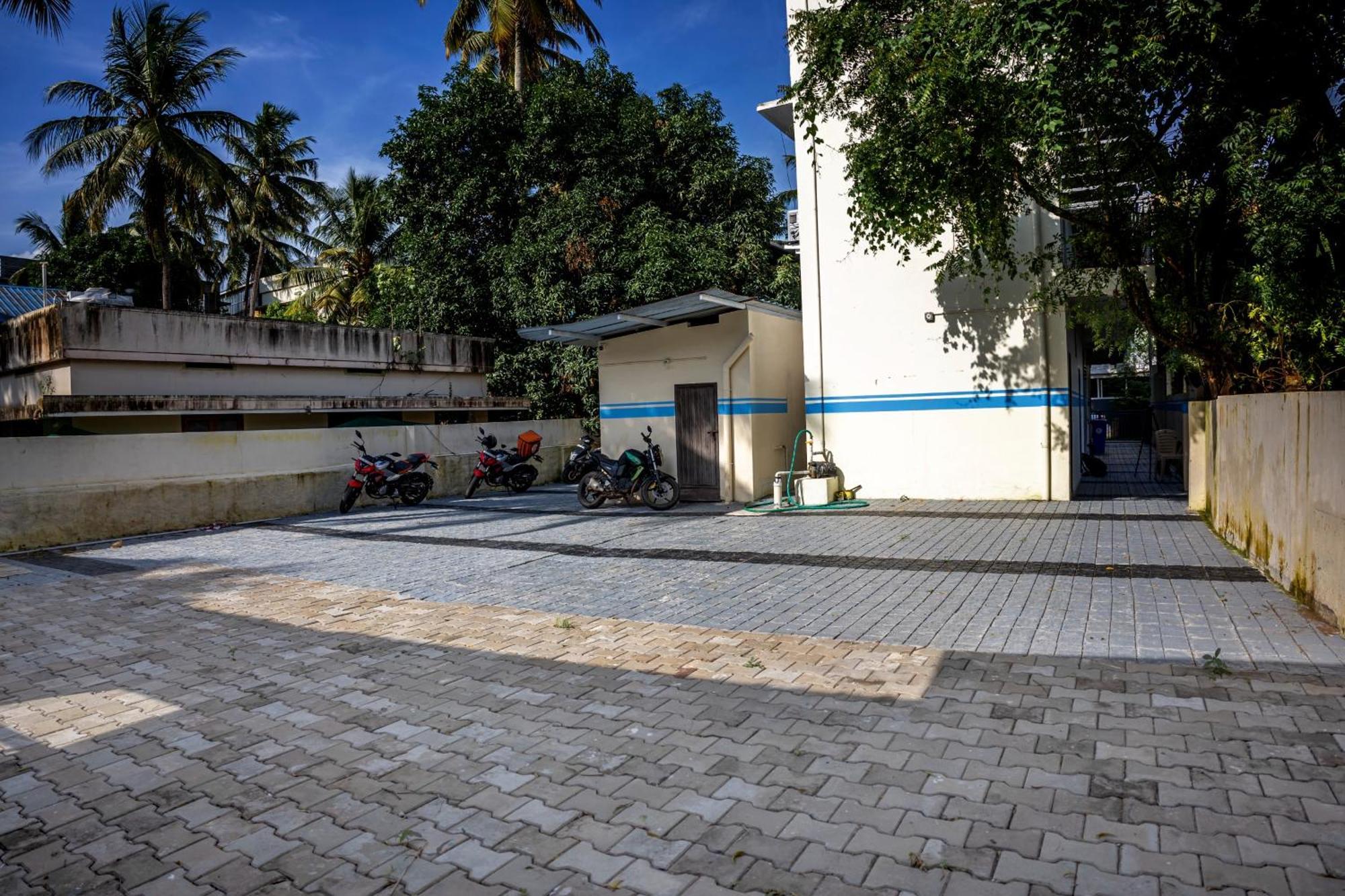 Akr Residency Hotel Kazhakuttam Kültér fotó