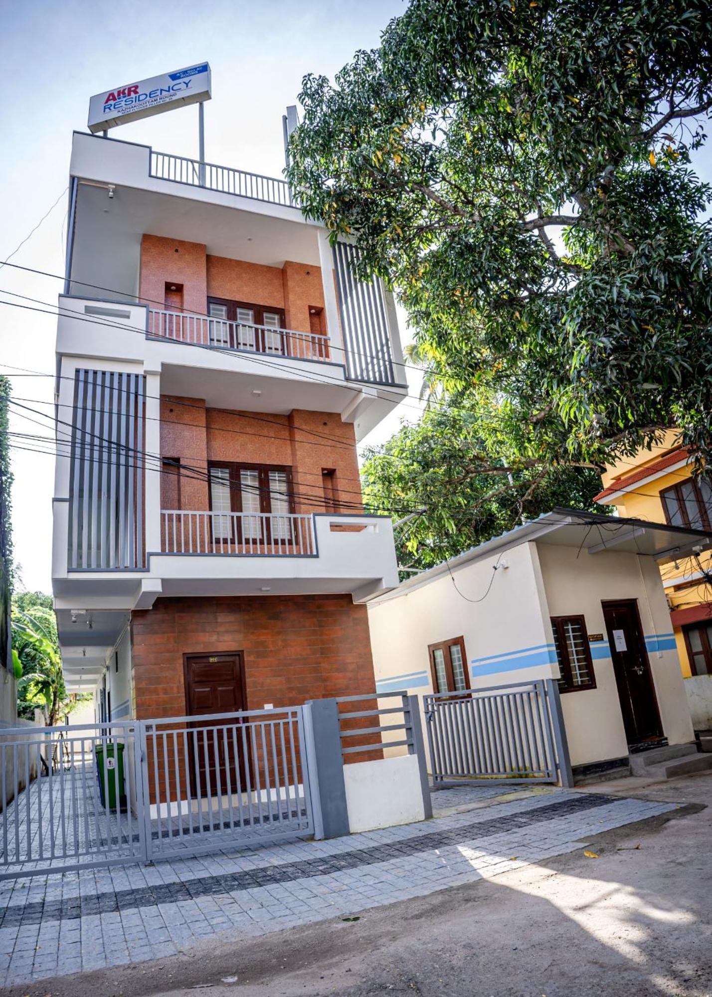 Akr Residency Hotel Kazhakuttam Kültér fotó